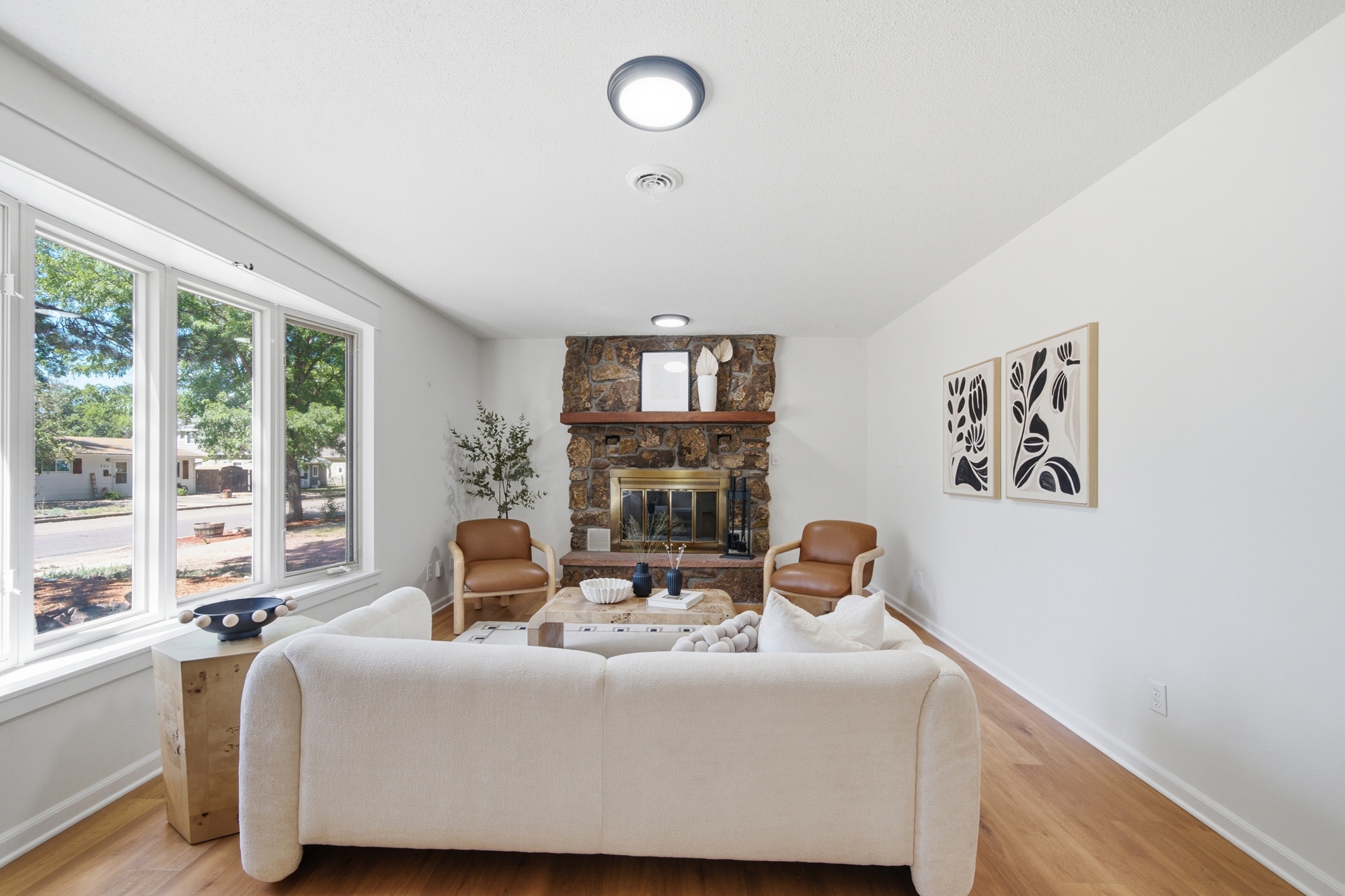 Living room wide view toward the entry