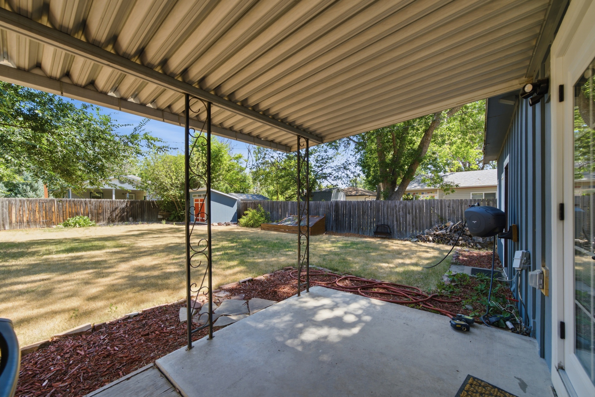 Covered patio, perfect for entertaining